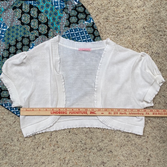 Sold as a set. Womens tops. Not sure of the sizes, but can get any measurements. - Picture 8 of 15